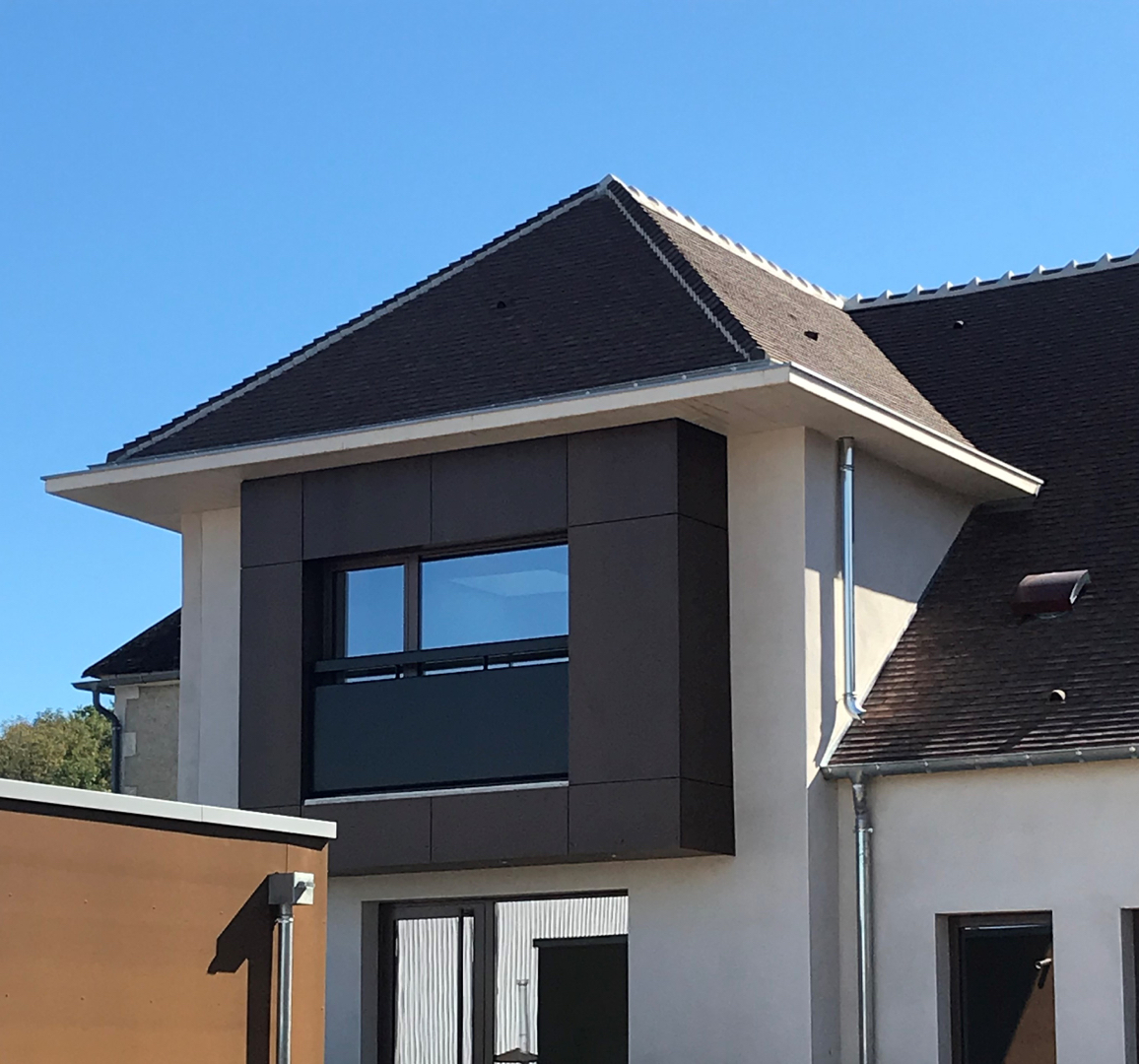 LOGEMENTS GROUPES ET MEDIATHEQUE